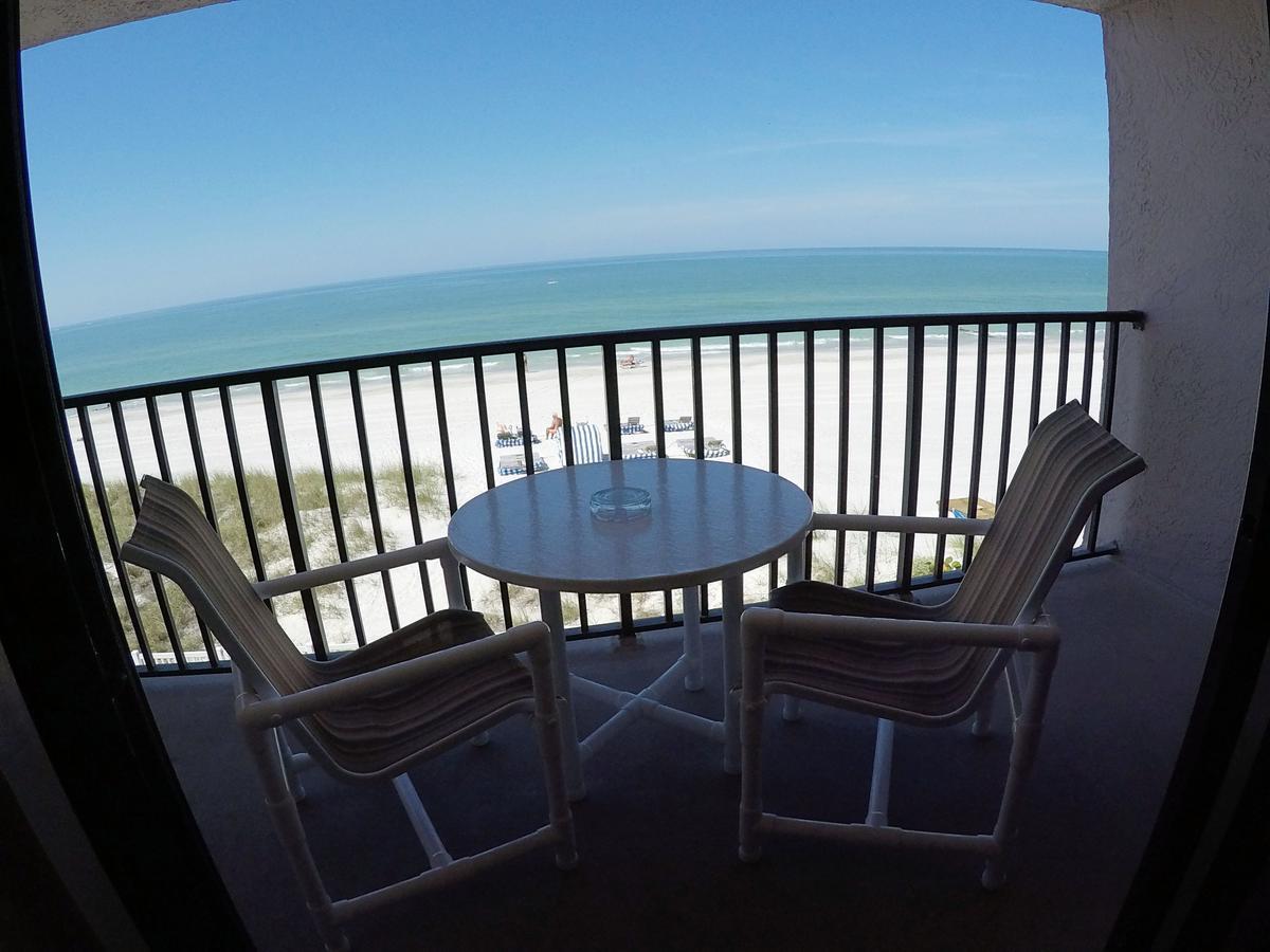 Island Gulf Resort St. Pete Beach Esterno foto